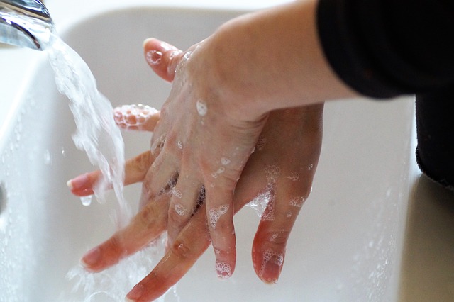 washing hands 4940148 640